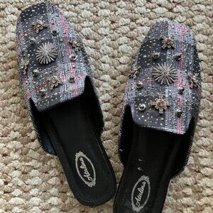 Fun Atalina slide shoes - NWOT